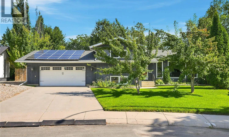 210 Frobisher Crescent