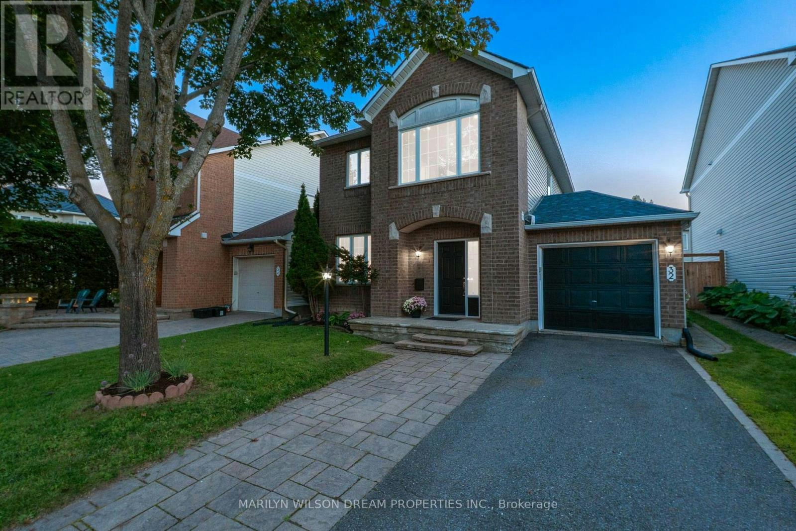32 Valencia Street, Ottawa, ON, K2G 6T1