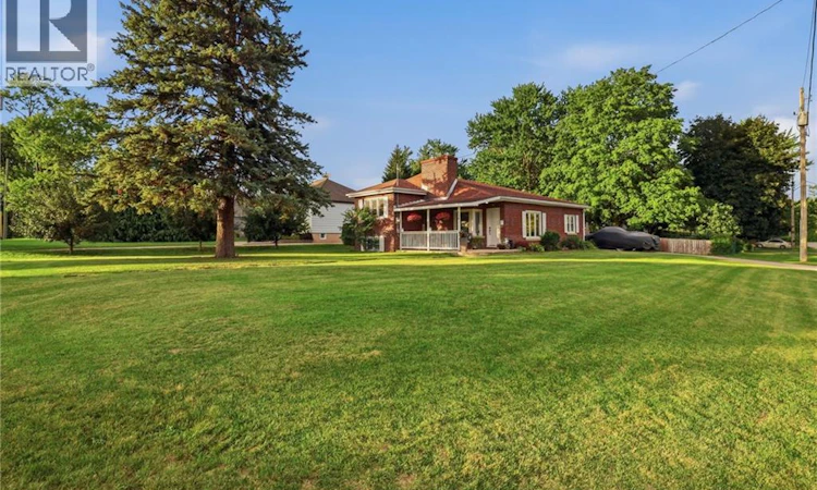 438 Forest Lawn Avenue