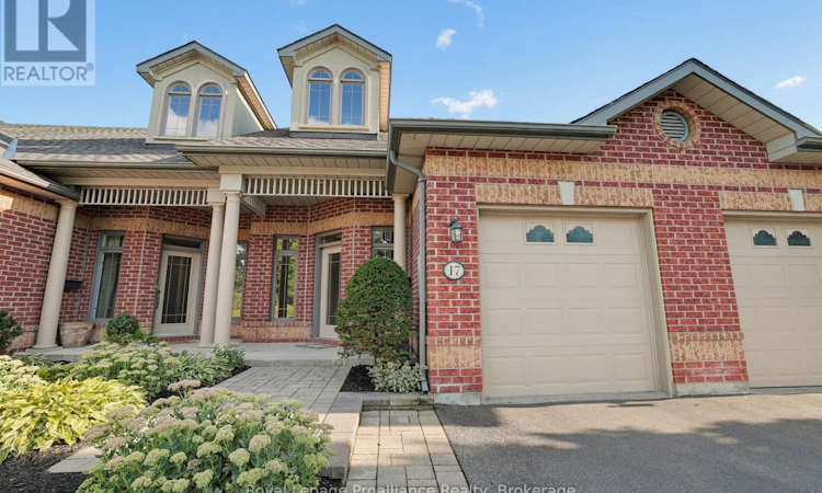 17-355 Dundas Street W