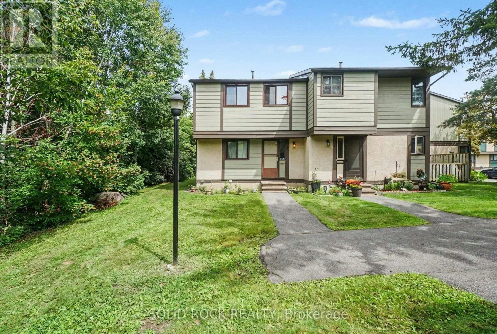 71-1735 Meadowbrook Road, Ottawa, ON, K1B 4W6
