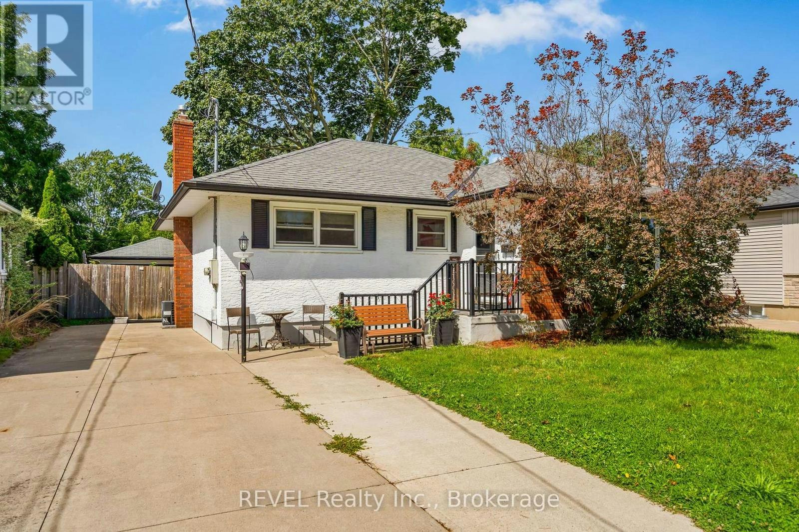 15 Duncan Drive, St. Catharines, ON, L2N 3N8