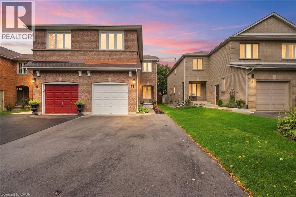 11 Wakefield Lane, Hamilton, ON, L8B 0M2