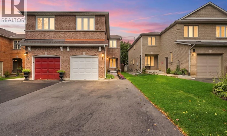 11 Wakefield Lane