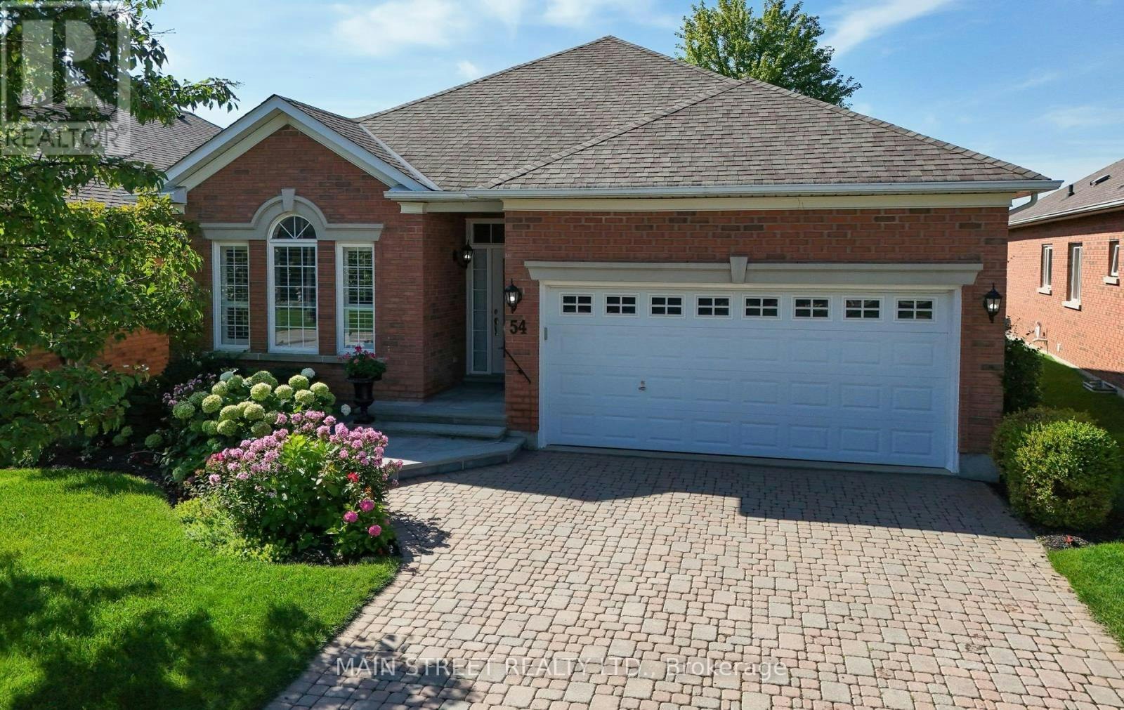 54 Couples Gallery, Whitchurch-Stouffville, ON, L4A 1M6