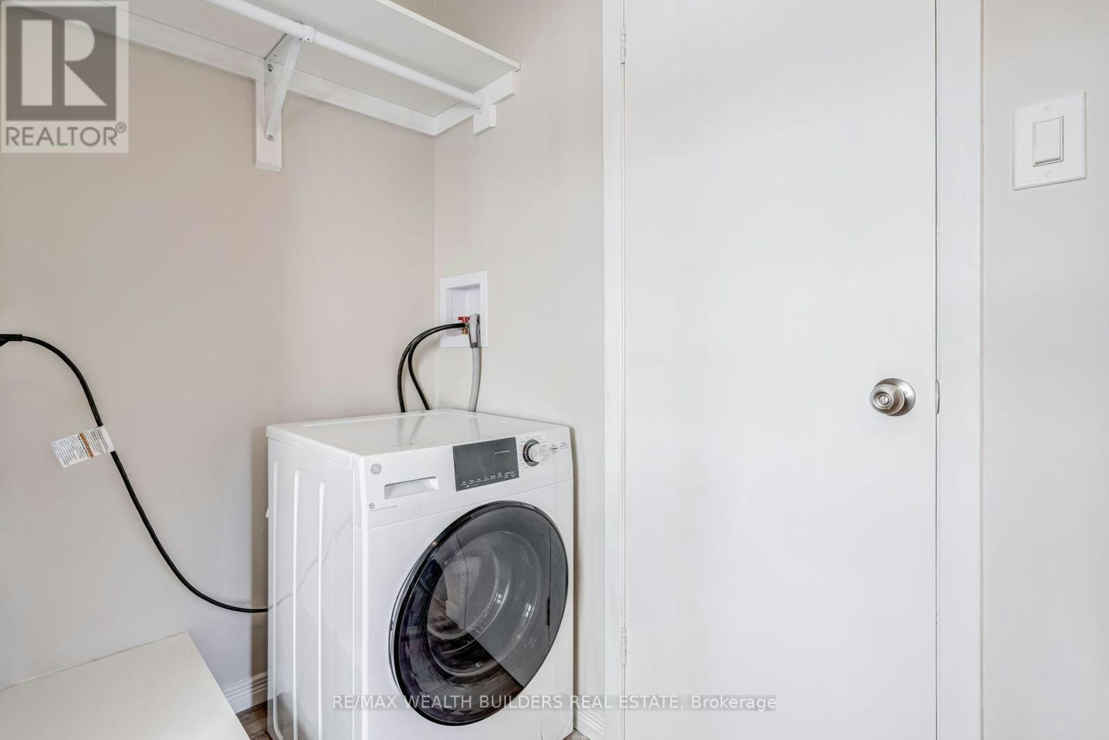 UPPER 2-2443 Dundas Street W, Toronto, ON, M6P 1X3 - 14
