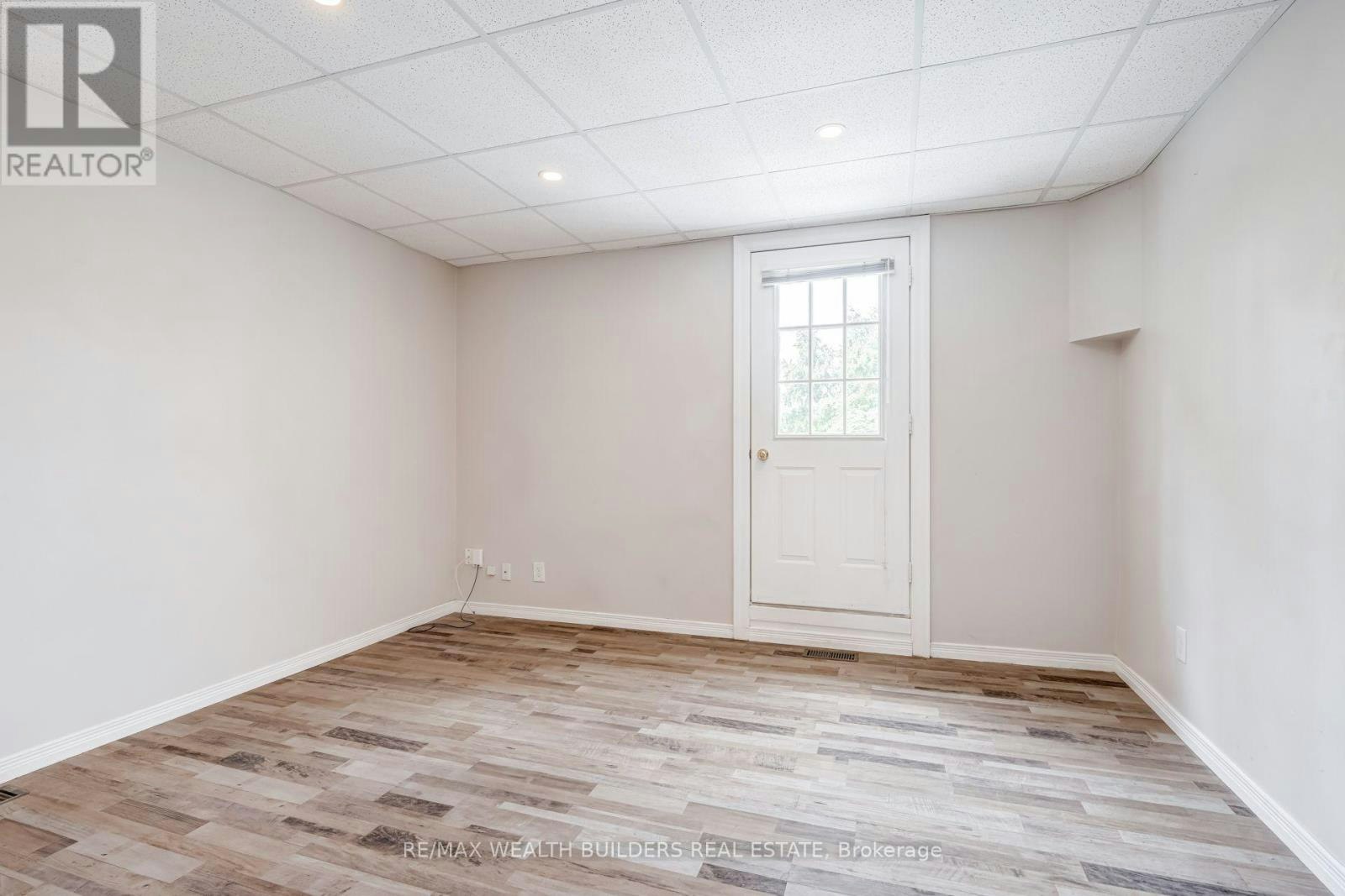 UPPER 2-2443 Dundas Street W, Toronto, ON, M6P 1X3 - 12