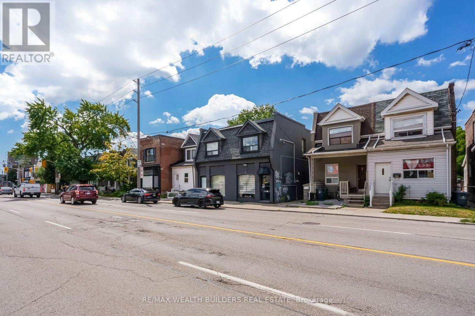 UPPER 2-2443 Dundas Street W, Toronto, ON, M6P 1X3 - 22