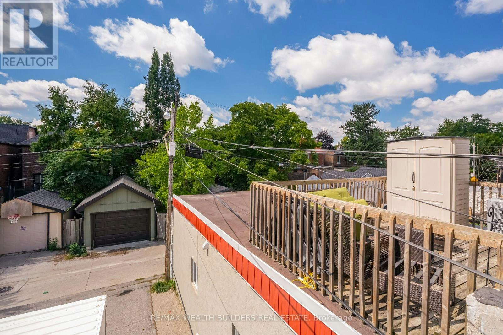 UPPER 2-2443 Dundas Street W, Toronto, ON, M6P 1X3 - 20