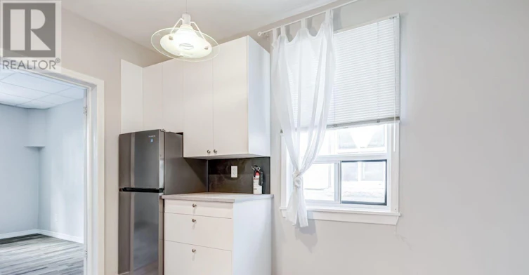 UPPER 2-2443 Dundas Street W, Toronto, ON, M6P 1X3 - 4