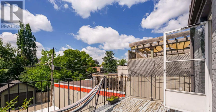 UPPER 2-2443 Dundas Street W, Toronto, ON, M6P 1X3 - 16