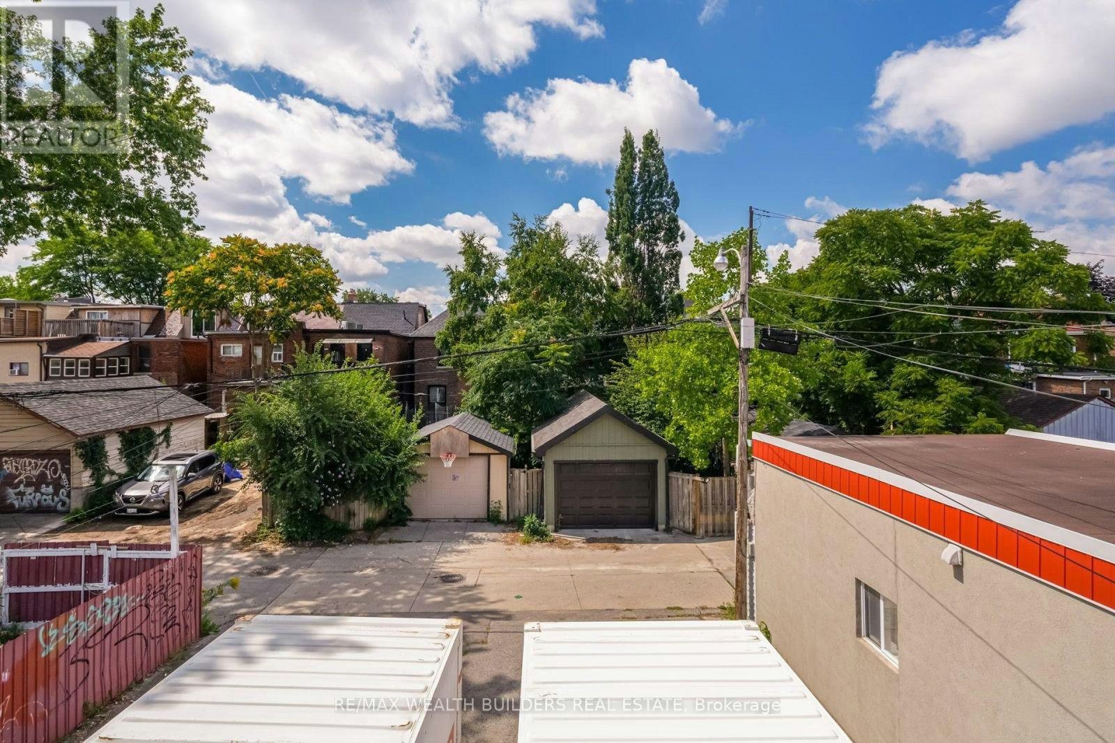 UPPER 2-2443 Dundas Street W, Toronto, ON, M6P 1X3 - 19