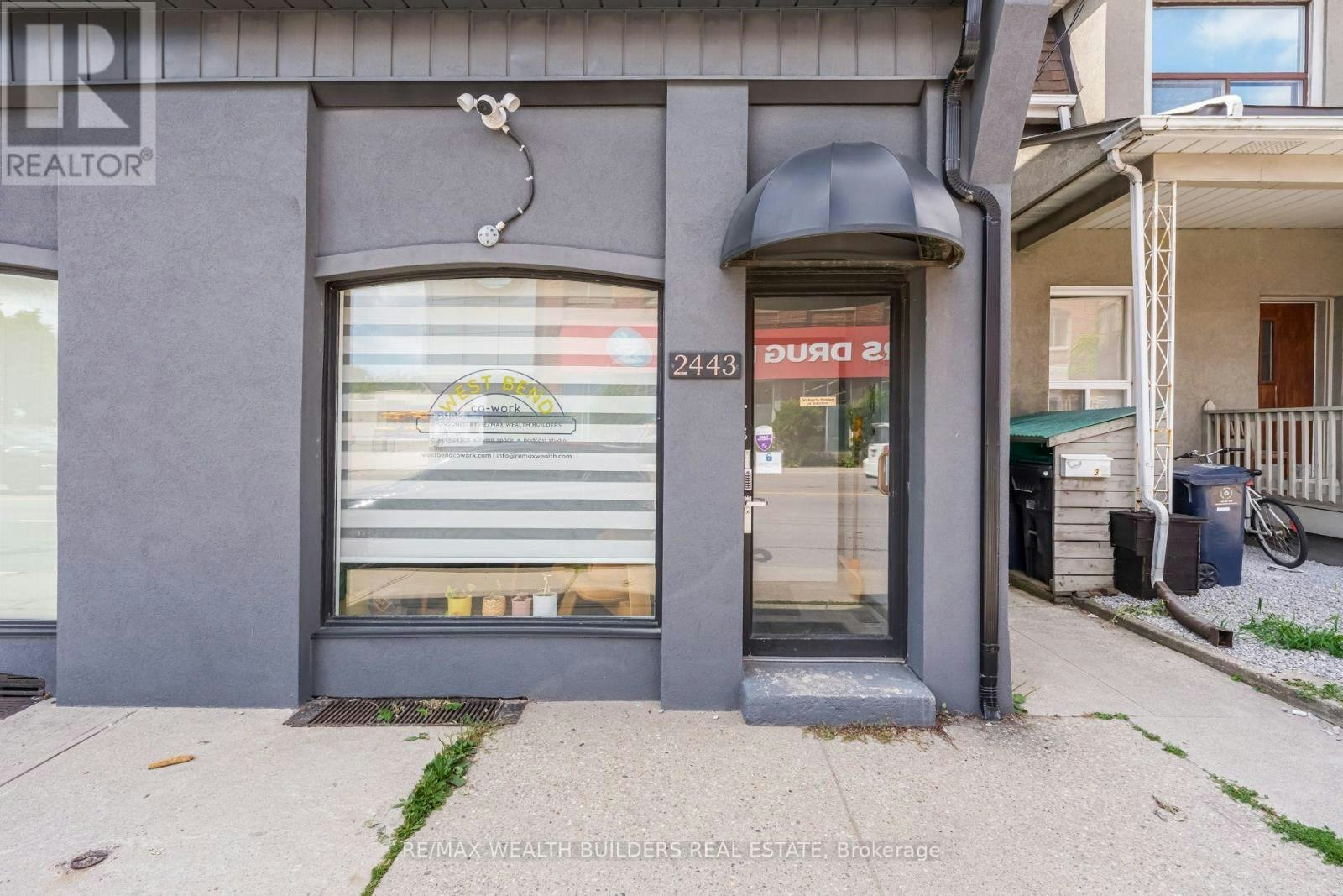 UPPER 2-2443 Dundas Street W, Toronto, ON, M6P 1X3 - 23