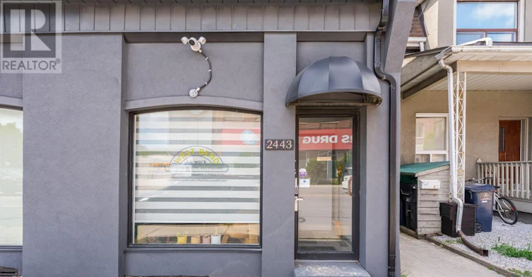 UPPER 2-2443 Dundas Street W, Toronto, ON, M6P 1X3 - 23