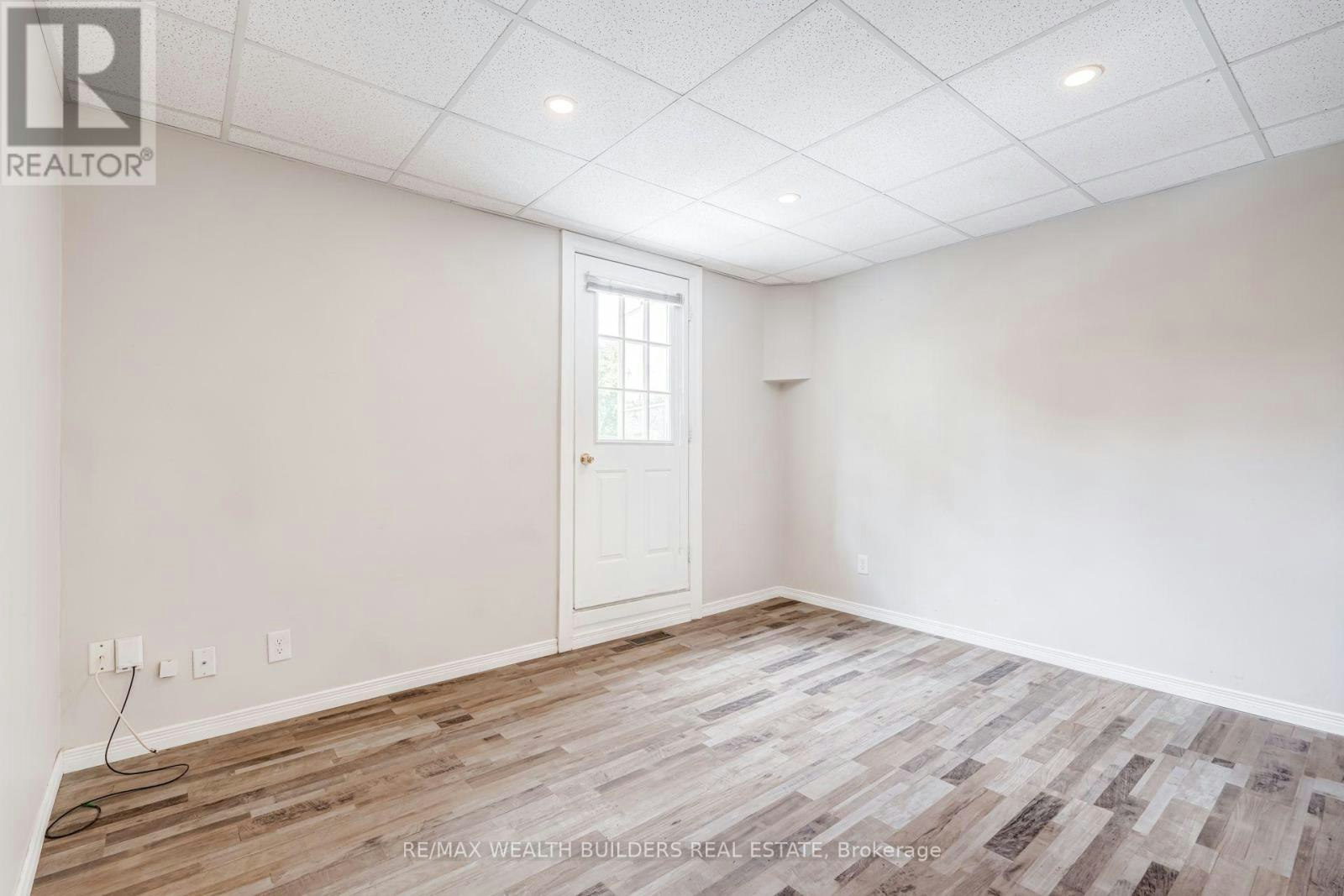 UPPER 2-2443 Dundas Street W, Toronto, ON, M6P 1X3 - 11