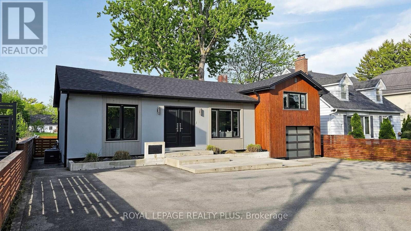 285 Bronte Road, Oakville, ON, L6L 3C5