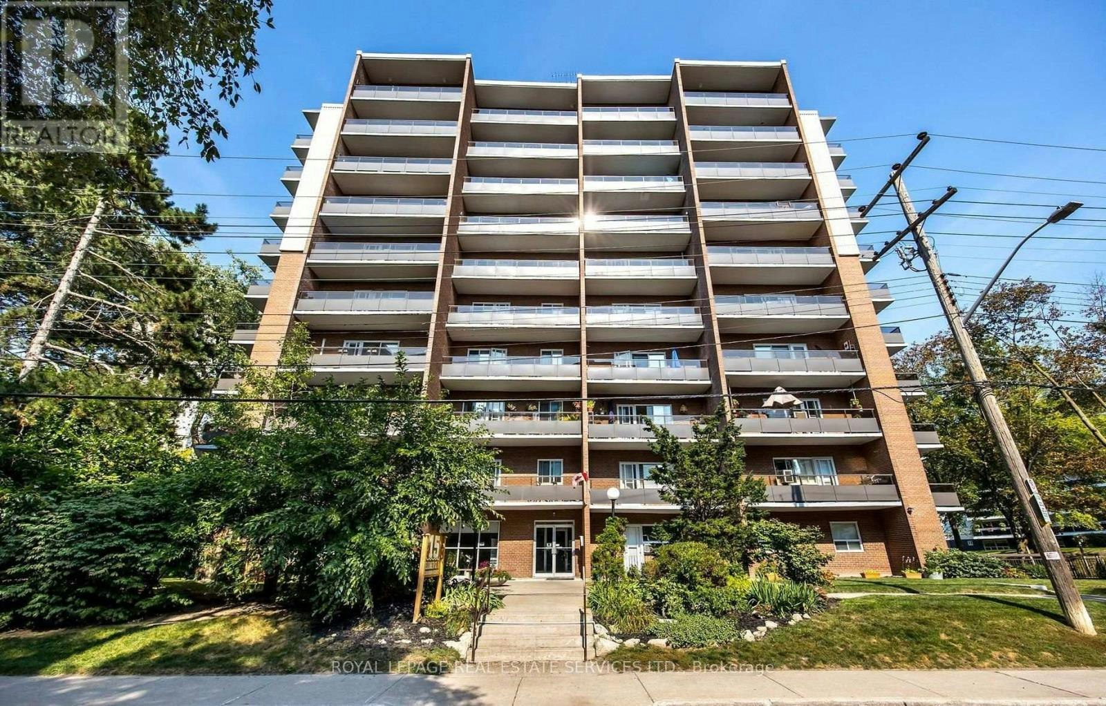 203-15 Elizabeth Street N, Mississauga, ON, L5G 2Z3 - 2