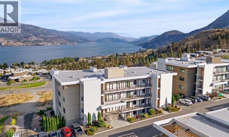 422-400 Vista Park