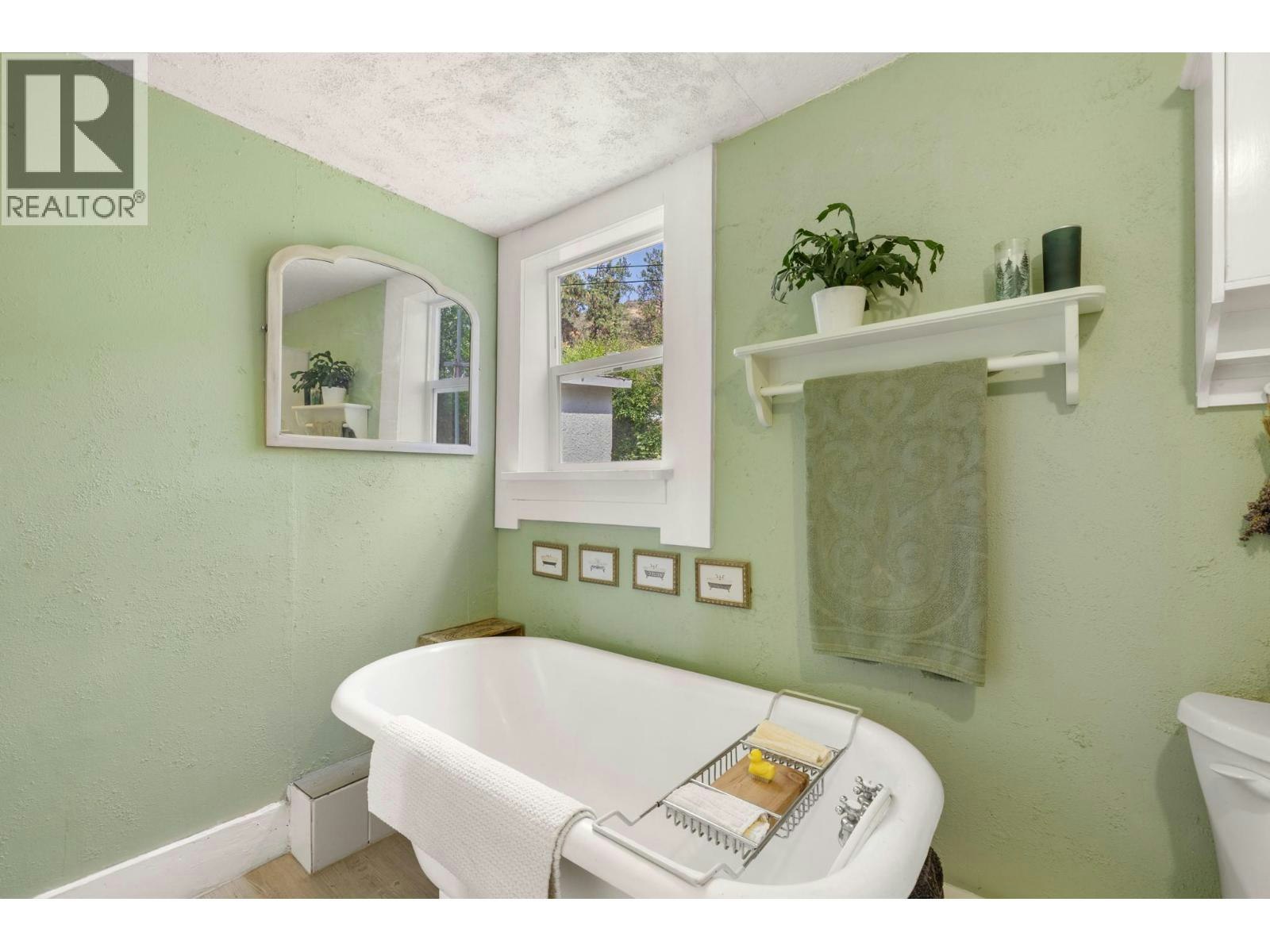 987 Garland Street, Kelowna, BC, V1Y 3M9 - 17