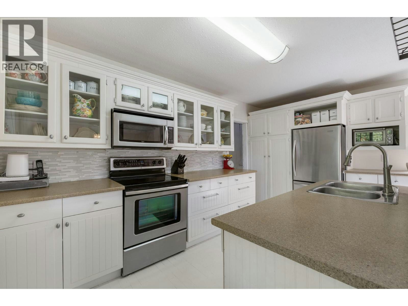 987 Garland Street, Kelowna, BC, V1Y 3M9 - 6