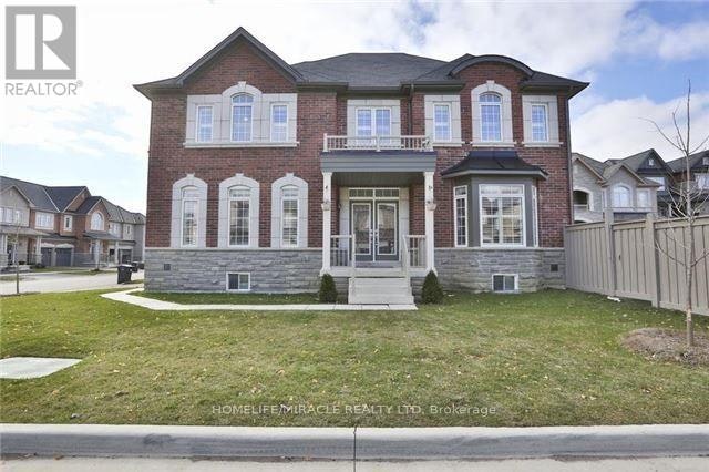 8 Arrowstone Court, Brampton, ON, L6R 3T5