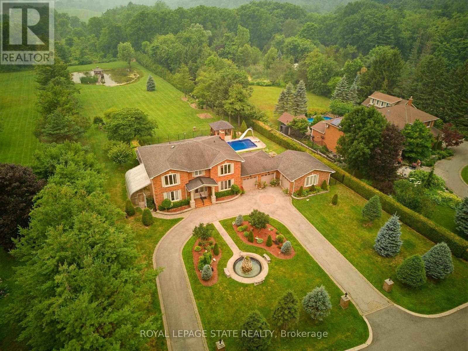 348 Shaver Road, Hamilton, ON, L9G 4K5