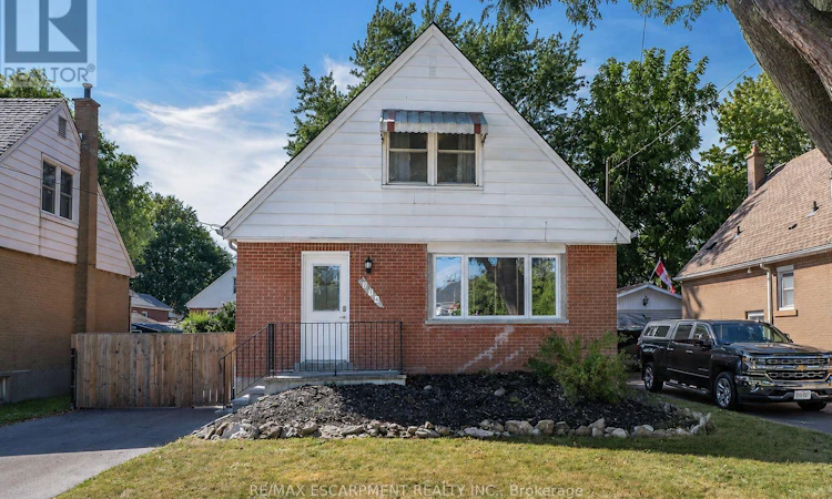 274 38th Street EAST