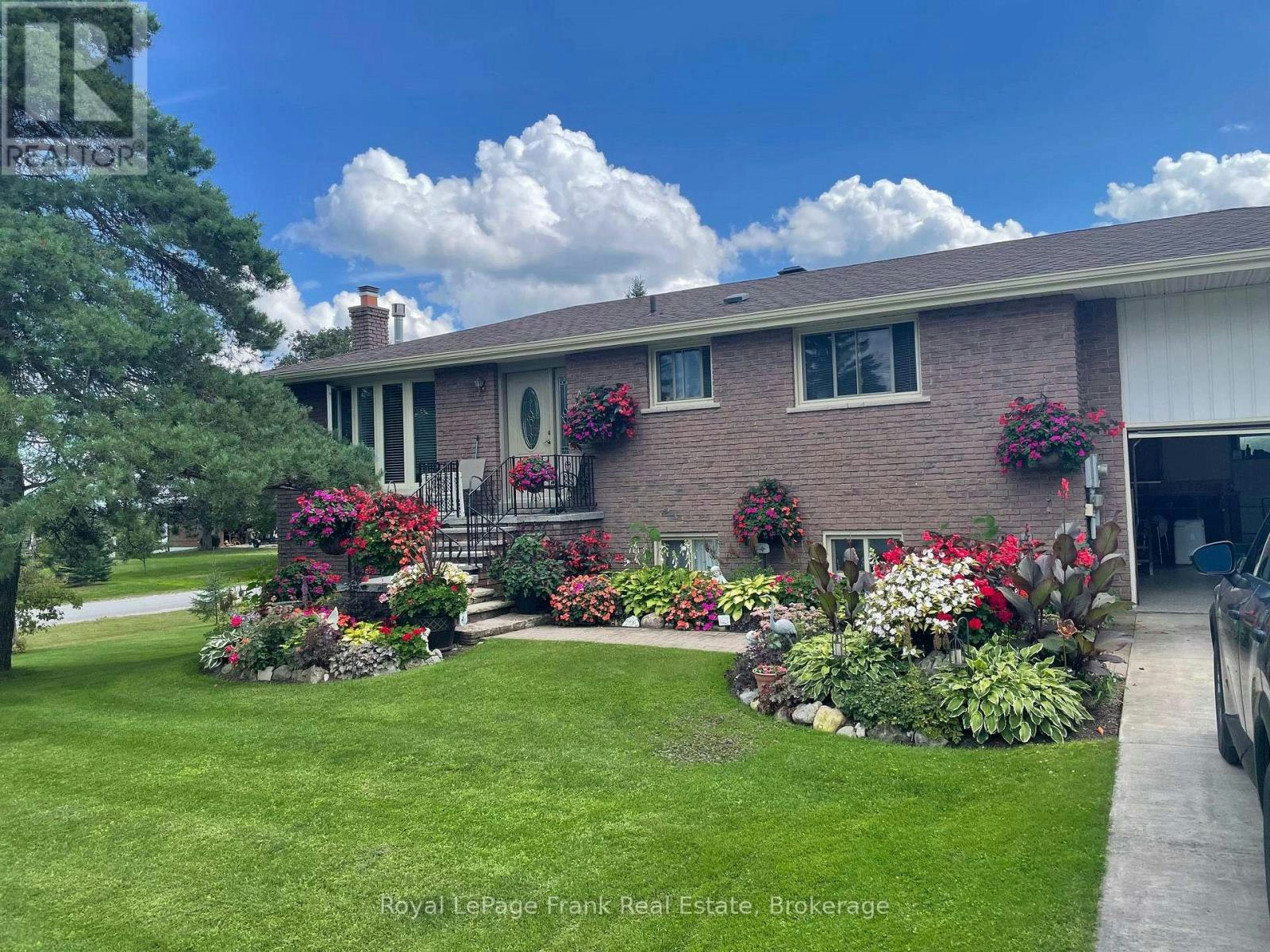 378 Old Surrey Lane, Kawartha Lakes, ON, K0M 1A0