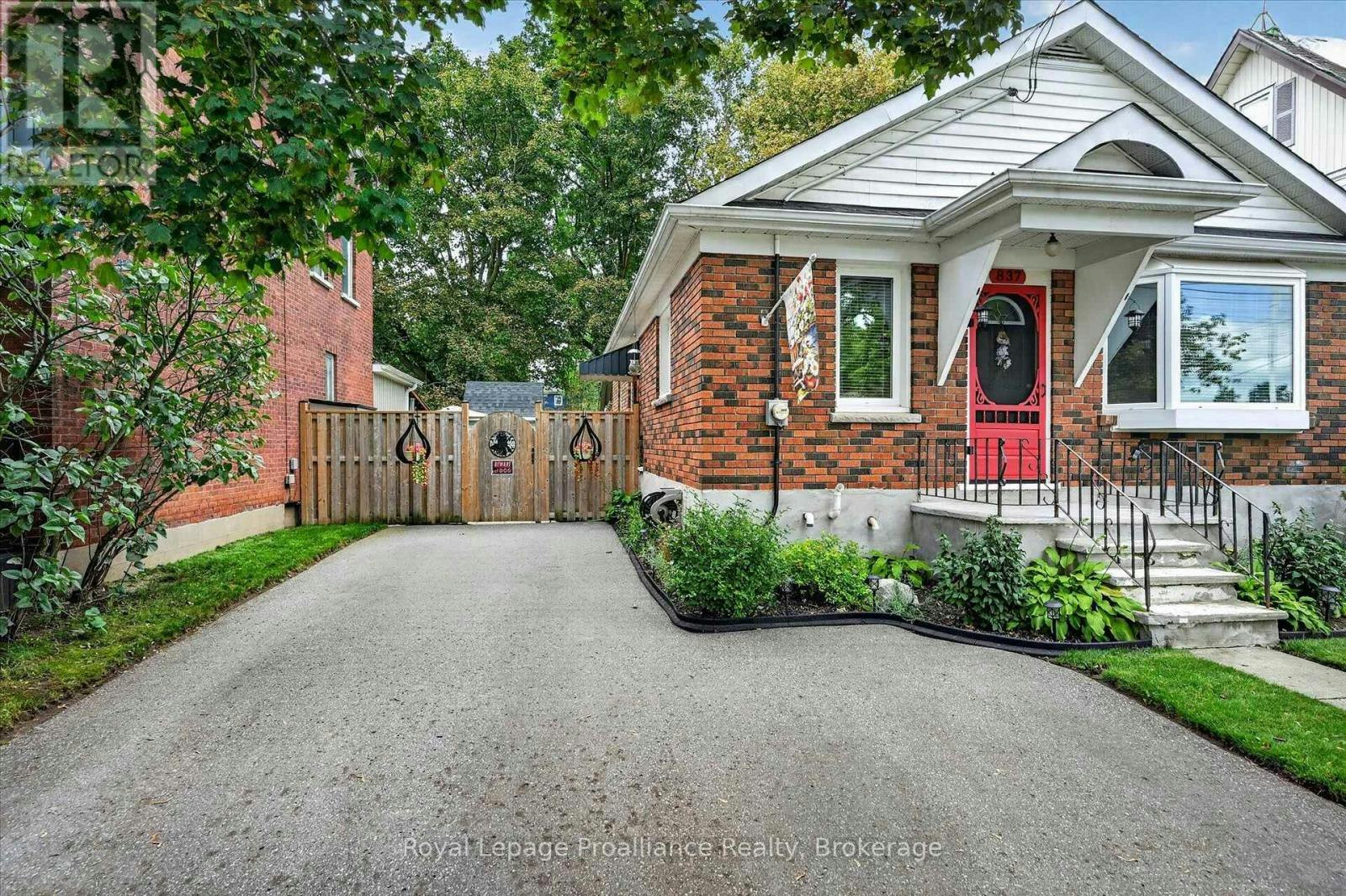 837 Sherburne Street, Peterborough, ON, K9J 3B7