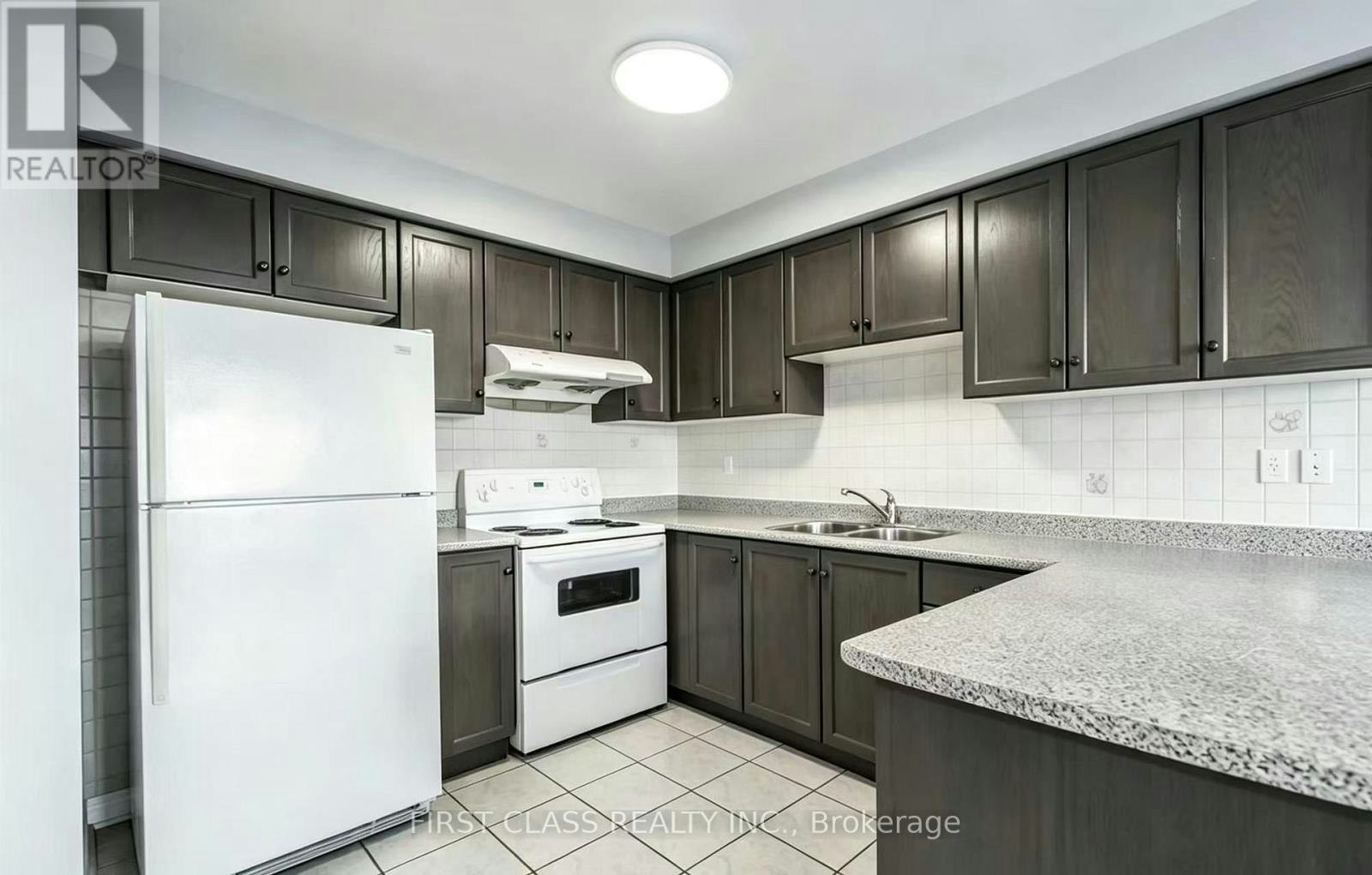 77 Sunway Square, Markham, ON, L3P 7X5 - 2