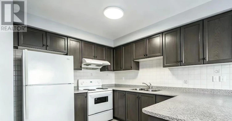 77 Sunway Square, Markham, ON, L3P 7X5 - 2