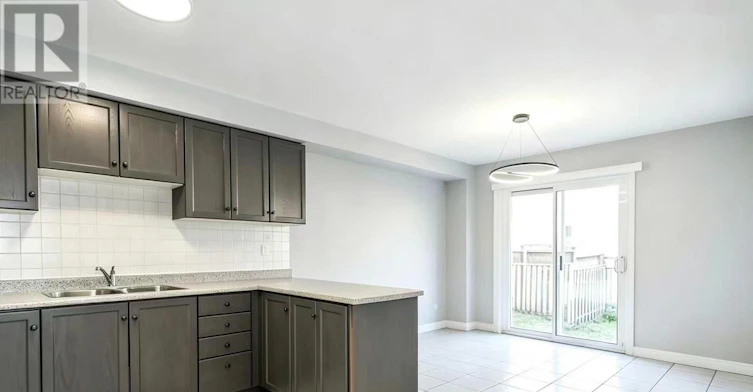 77 Sunway Square, Markham, ON, L3P 7X5 - 3