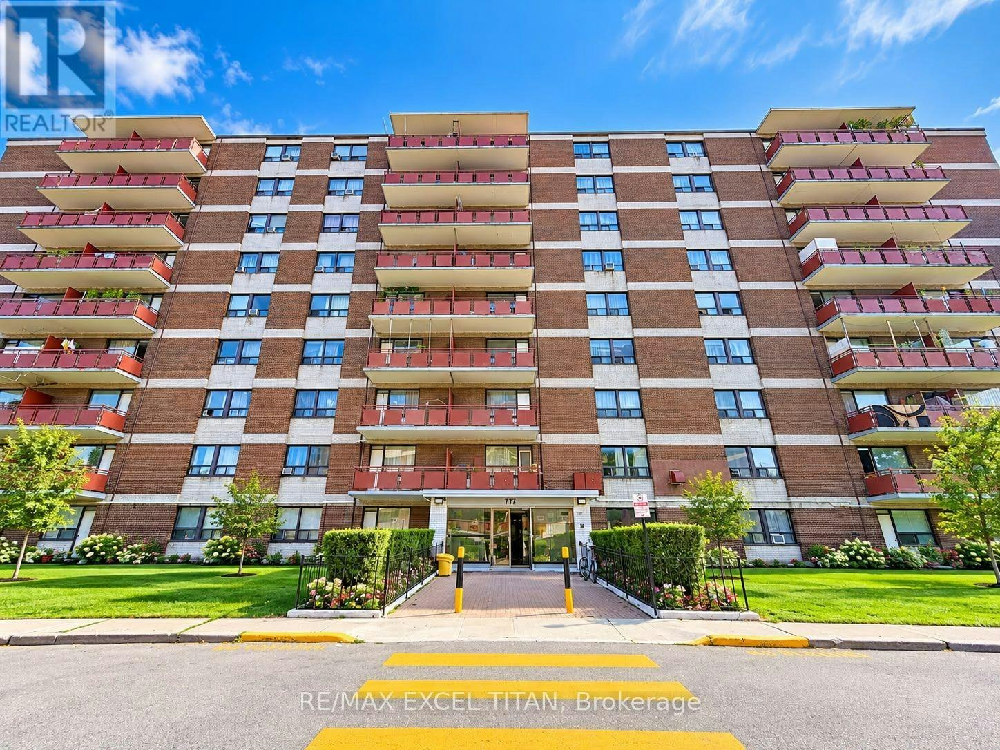 403-777 Jane Street, Toronto, ON, M6N 4B6