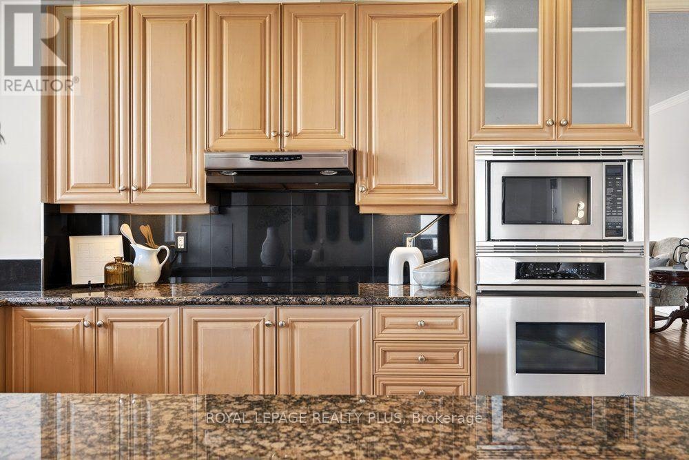 TPH4-35 Kingsbridge Garden Circle, Mississauga, ON, L5R 3Z5