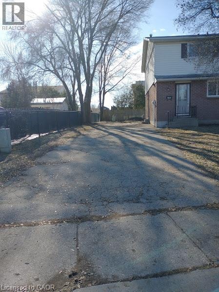 144 Sekura Crescent, Cambridge, ON, N1R 7G1