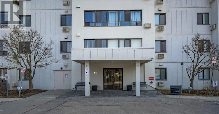402-135 Baseline Road W, London, ON, N6J 4W4 - 2