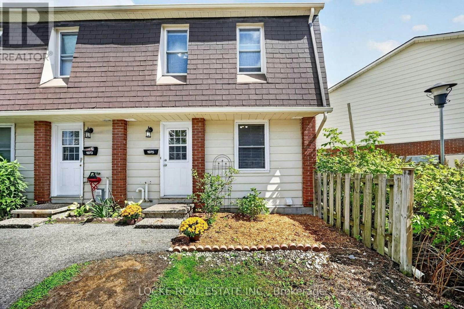 28-1975 Fairglen Mews, Ottawa, ON, K1B 5A5