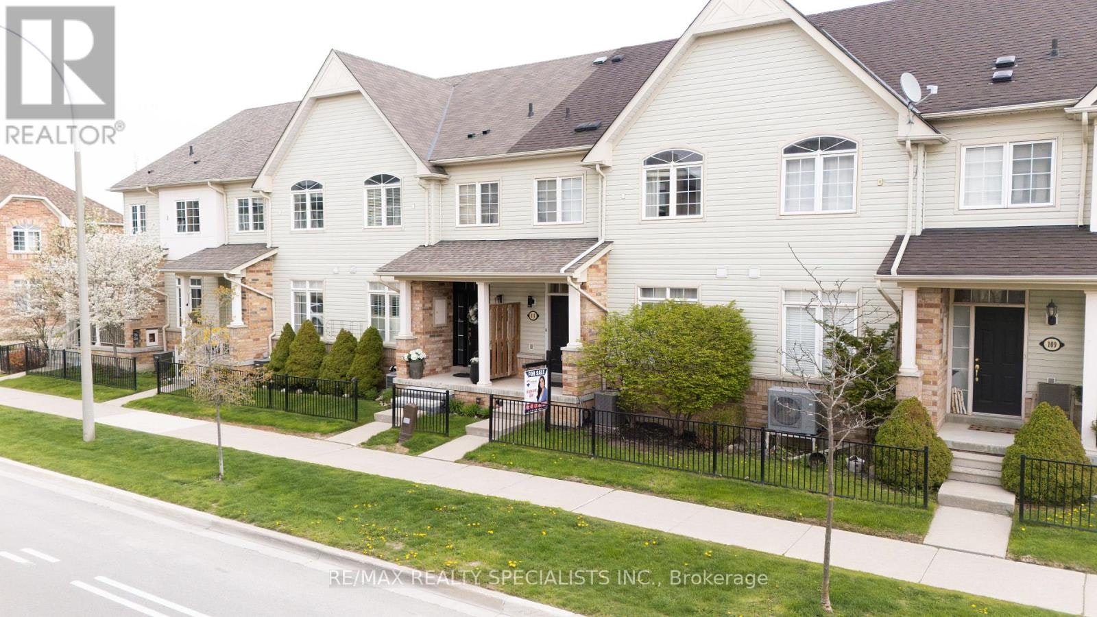 111 Civic Centre Drive, Whitby, ON, L1R 0C8
