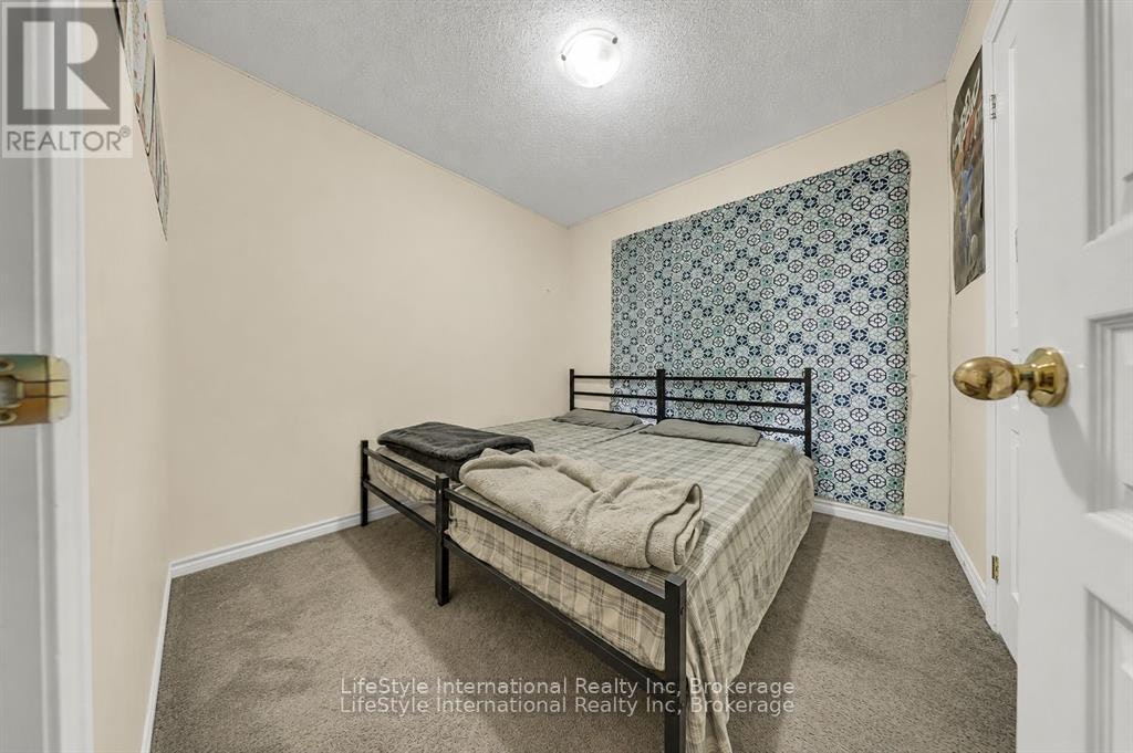87-88 Decorso Drive, Guelph, ON, N1L 0A9 - 8