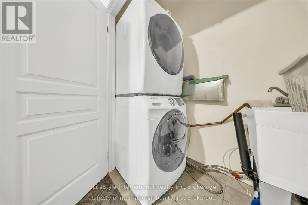 87-88 Decorso Drive, Guelph, ON, N1L 0A9 - 12