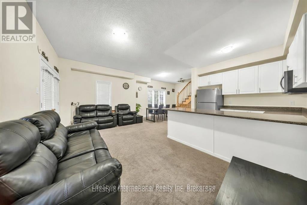 87-88 Decorso Drive, Guelph, ON, N1L 0A9 - 5