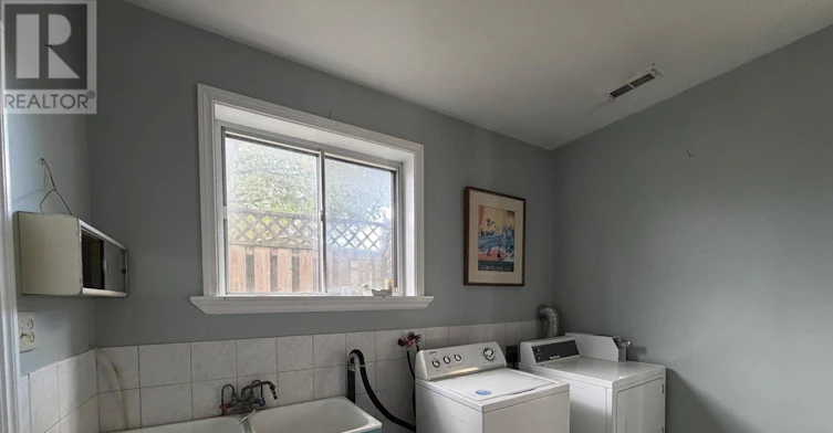 10 Benalto Road, Toronto, ON, M6A 2R8 - 6