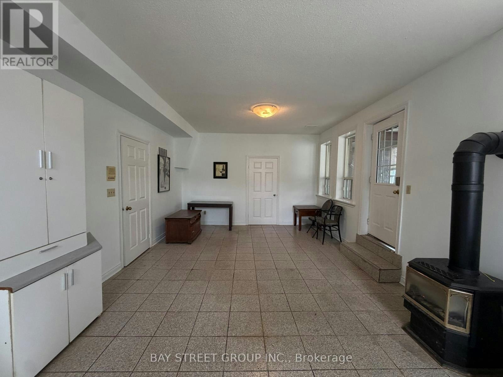 10 Benalto Road, Toronto, ON, M6A 2R8 - 4
