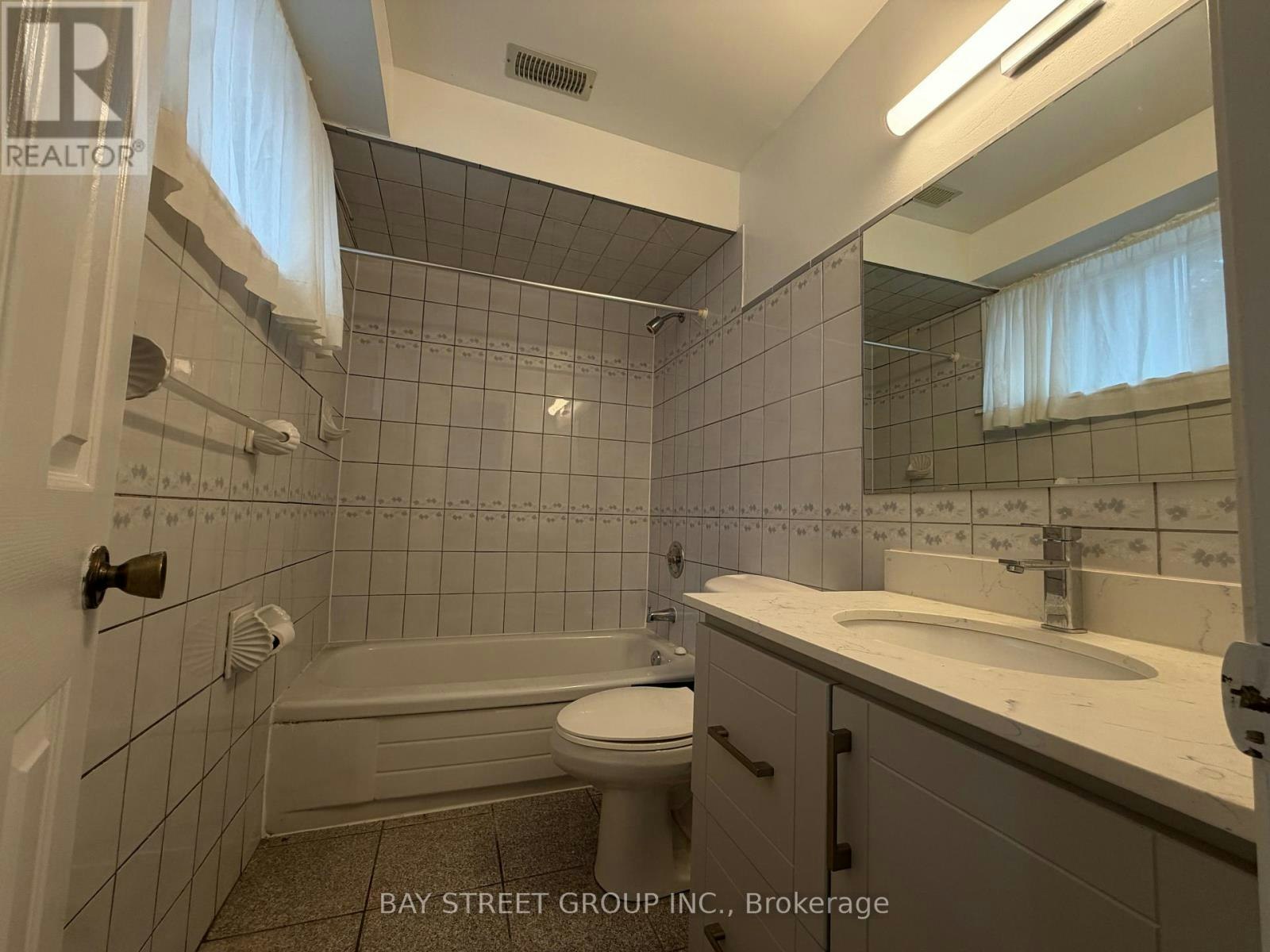 10 Benalto Road, Toronto, ON, M6A 2R8 - 14