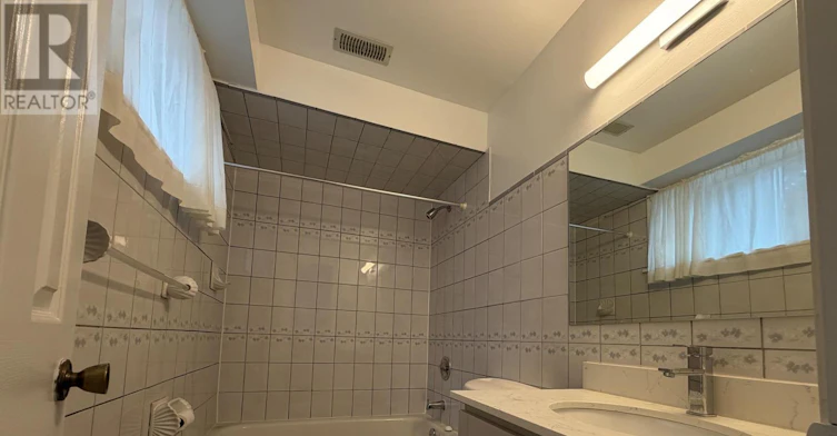 10 Benalto Road, Toronto, ON, M6A 2R8 - 14