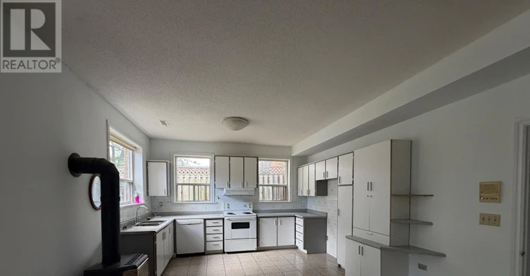 10 Benalto Road, Toronto, ON, M6A 2R8 - 2