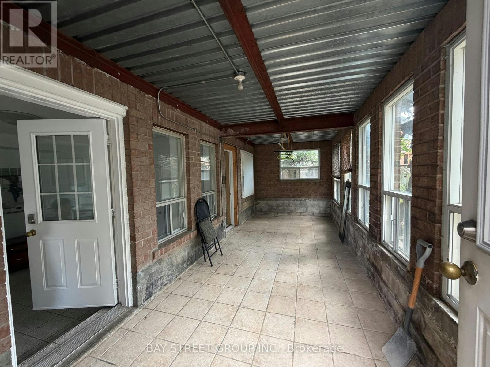 10 Benalto Road, Toronto, ON, M6A 2R8 - 11