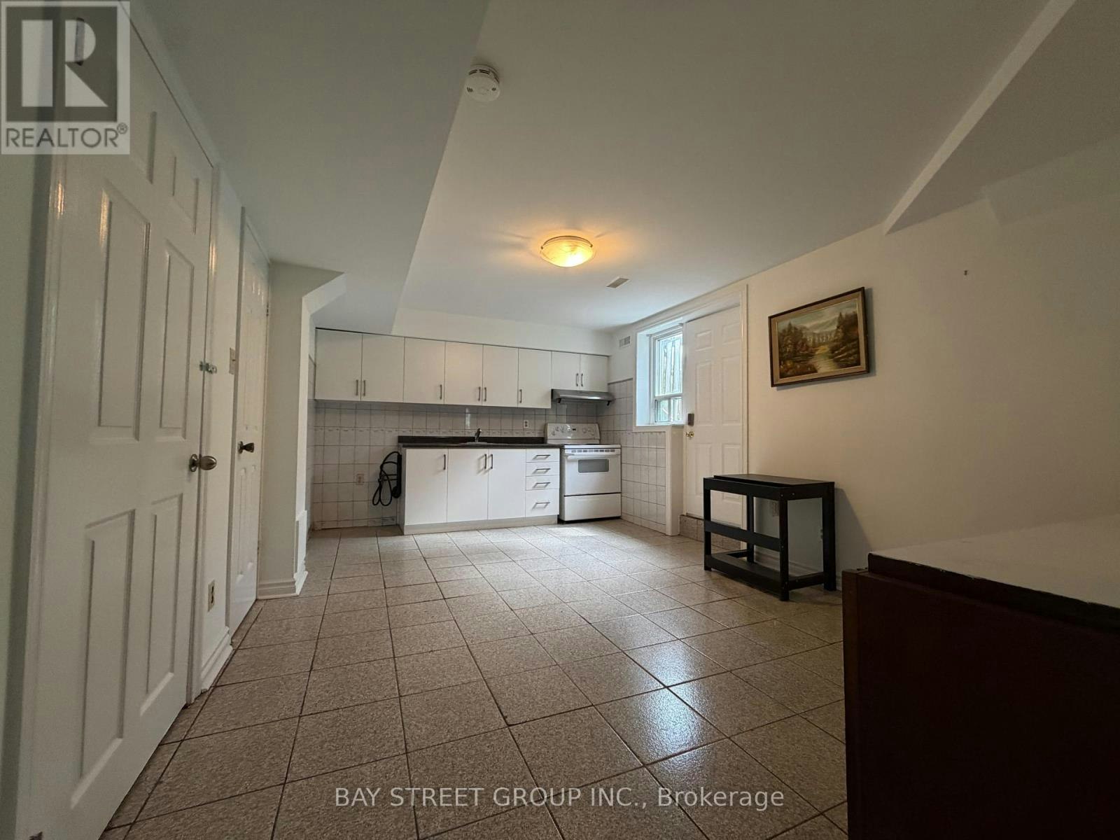 10 Benalto Road, Toronto, ON, M6A 2R8 - 15