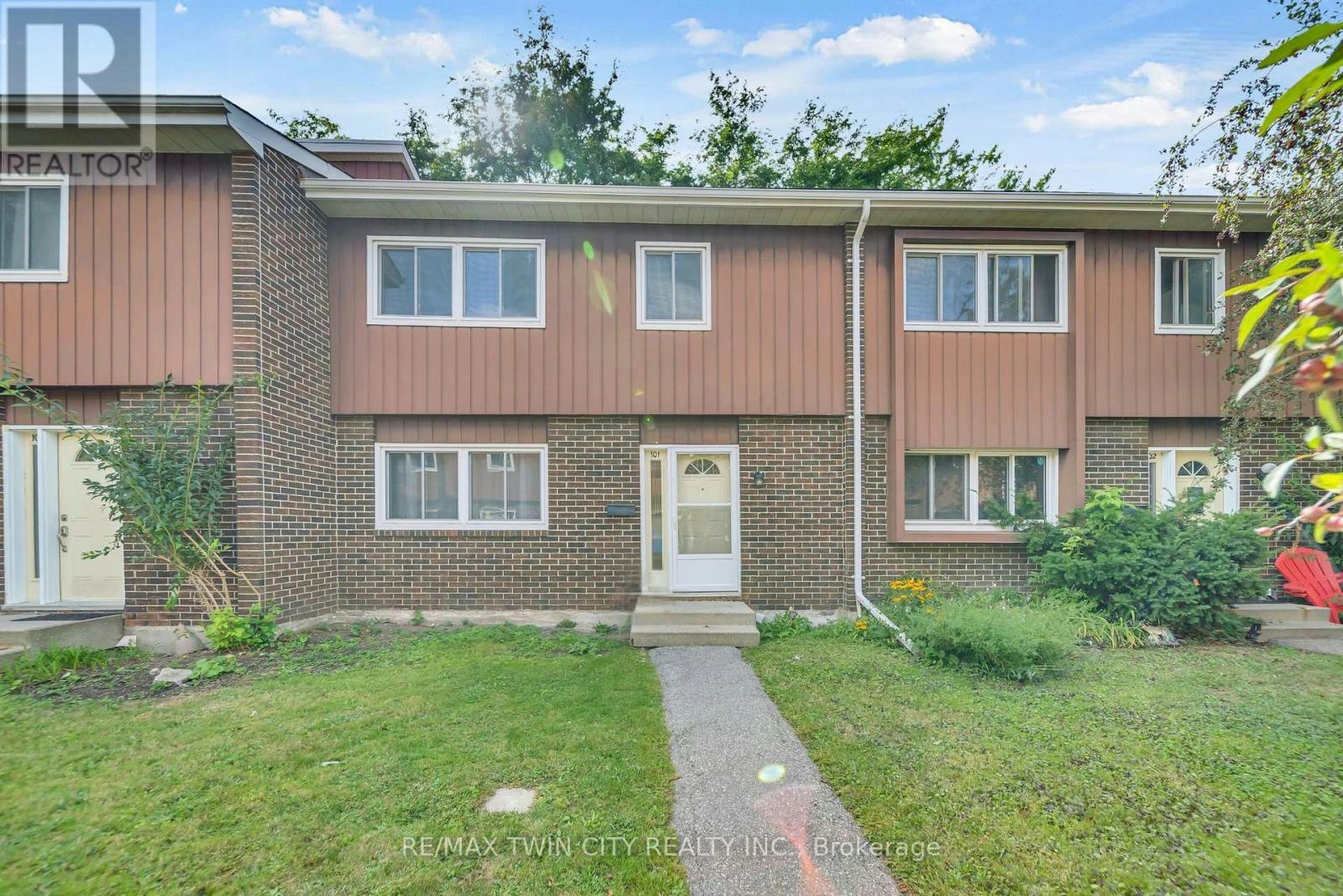 101-121 University Avenue E, Waterloo, ON, N2J 4J1