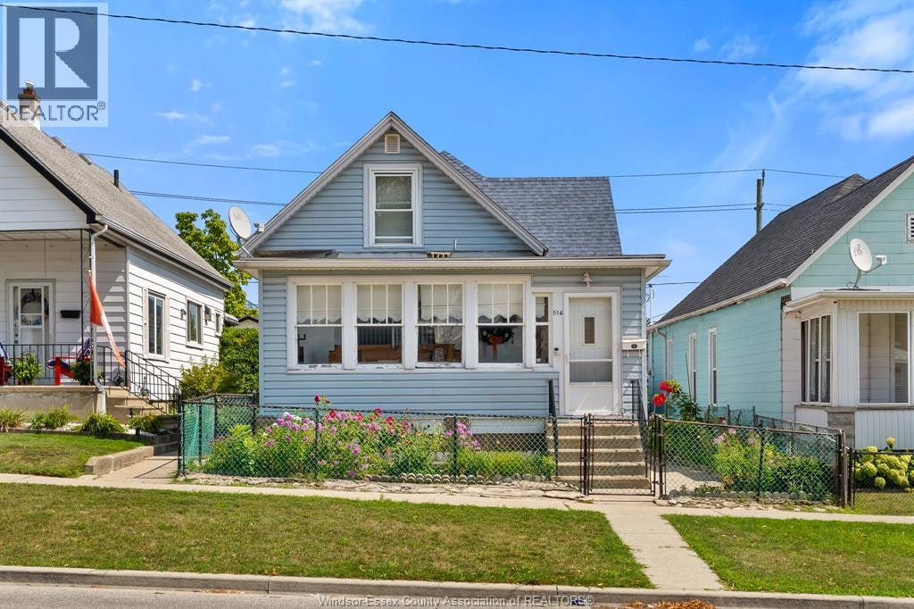 516 Langlois, Windsor, ON, N9A 2G4